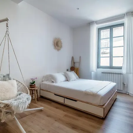 Il Nido Tra Le Mura - By Myhomeincomo * Côme